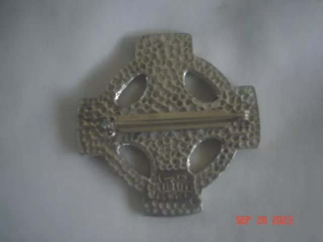 LOVELY Signed ST. JUSTIN PEWTER CELTIC CROSS CIRCLE PIN / BROOCH 3