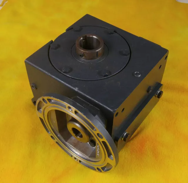 Hub City Gearbox 10:1 Model 266 Assembly 0230-07733 Right Angle Speed Reducer