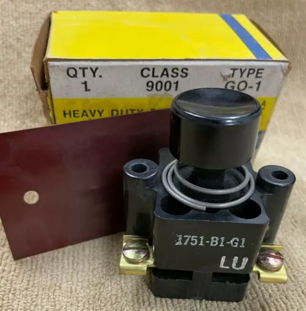 Square D Class 9001 Type GO-1 Heavy Duty Push Button Unit