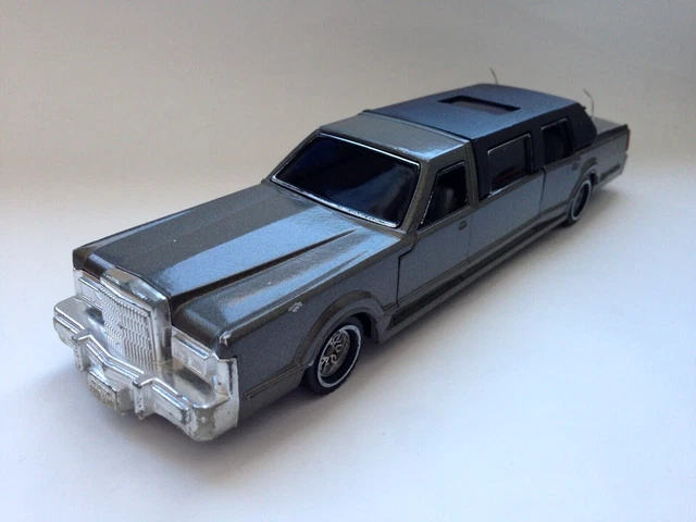 MAJORETTE SERIE 300 LINCOLN STRECH LIMOUSINE BLANCHE NEUF BOITE NEW BOX