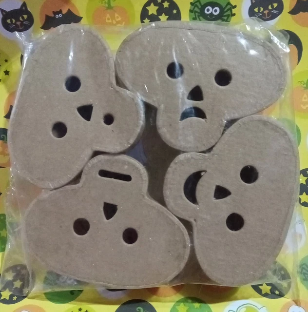 Cajas de papel maché para cráneo