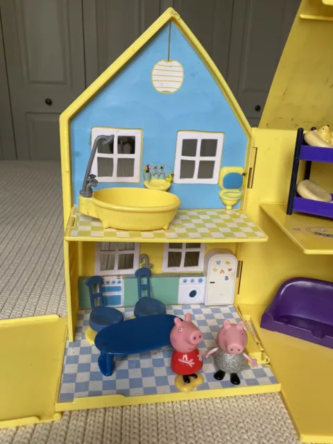 Peppa Pig Fold Out House With Furniture & Figures + Free Zoggs Swimming Soakers