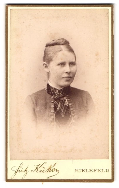 Fotografie Fritz Küken, Bielefeld, Portrait junge Dame mit Hochsteckfrisur und