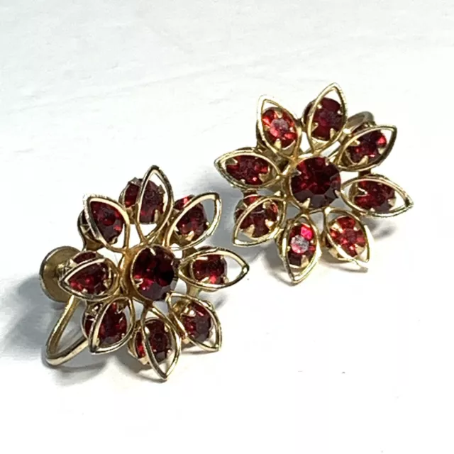 VINTAGE Red Rhinestone FLOWER EARRINGS Gold Tone Screw Back PRONG SET Estate