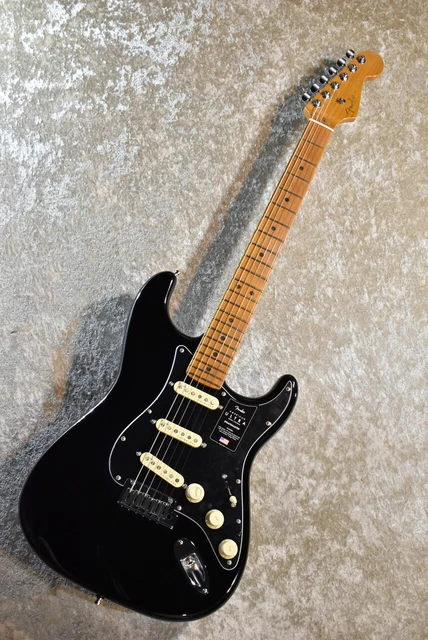 Fender FSR American Ultra Stratocaster Roasted Maple Neck Black  US22081213 3.