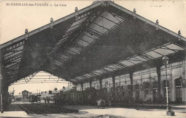 Cpa 03 Saint Germain Des Fosses La Gare