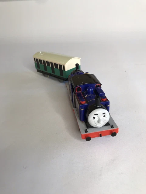 TOMY 2005 TRACKMASTER Thomas & Friends motorised Train MIGHTY MAC £19. ...