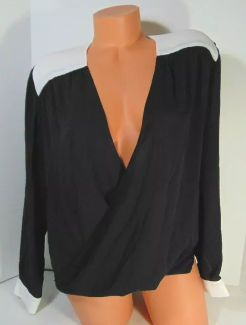 Women's Christin Michaels Black Plunging V-Neck Long Sleeved Shirt Size S  NWOT