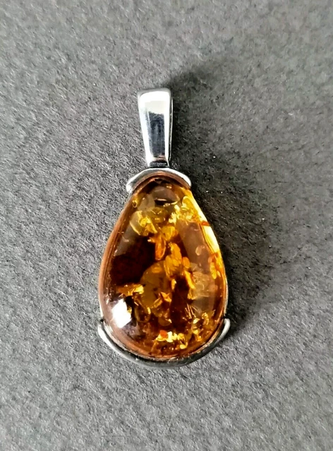 Pendentif Ancien En Ambre Naturelle Sur Argent Massif 925 - Cabochon En Forme De Goutte