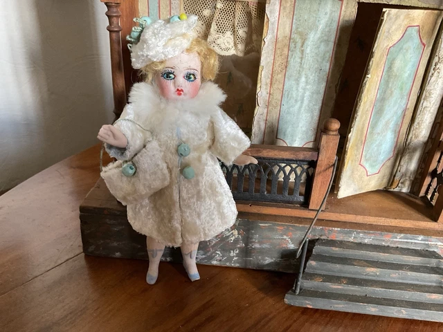Lot De Deux Poupée ancienne mignonnette Fin XIX Toute Porcelaine Pour La Grande