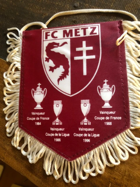 Lot De 2 Grands Fanions FC Metz - Édition Européenne 1985/86 - Rares - Collection