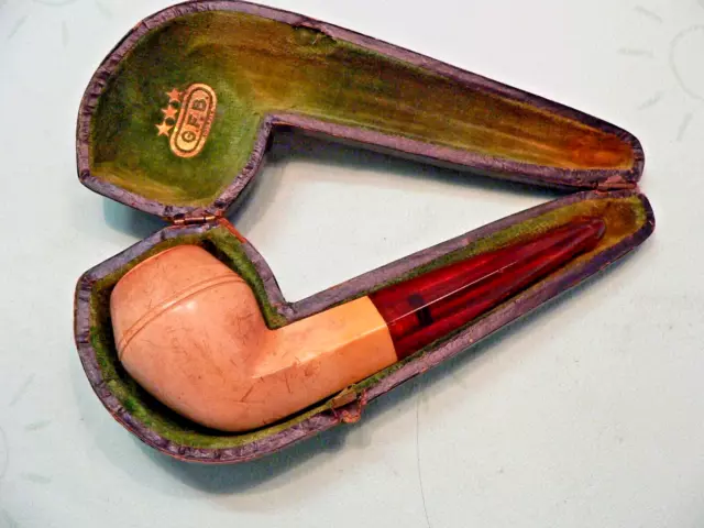 Alte Meerschaumpfeife um 1900 im Etui