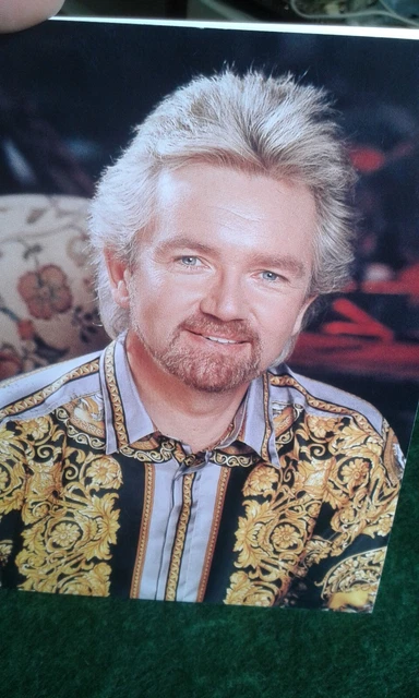 NOEL EDMONDS Signed preprinted best wishes card,CRINKLEY BOTTOM OBSERVER.6X4"
