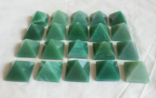 20 Natural Green Aventurine Jade Crystal Pyramids Polished Healing Gem Stone