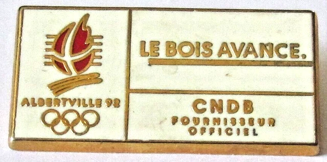 Pin's Albertville 92 – Ville Olympique – JO Hiver – Signé Cojo 1988 – Doré
