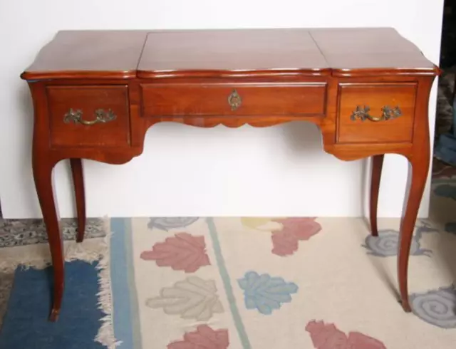 Furniture, Fruitwood Poudre Vanity, Queen Anne Style Fruitwood Dressing Table wi 3