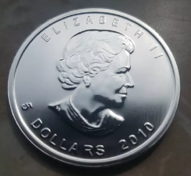 100 Stück Münzen Elizabeth II Canada 2010  5 Dollars UNZ Silber