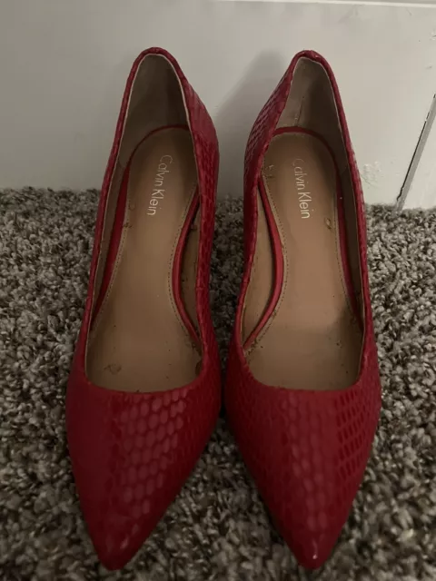 Calvin Klein Womens Gayle Red Leather Pointed Toe Slip On Pump Heels Size 5.5