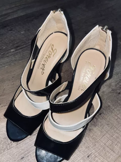 Forever By Paula Abdul Size 6 White And Black Patent Heels Strappy Wrap