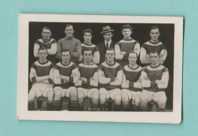 Football  -  Pluck  -  Famous  Football  Teams  -  Burnley  F. C.  -  1922