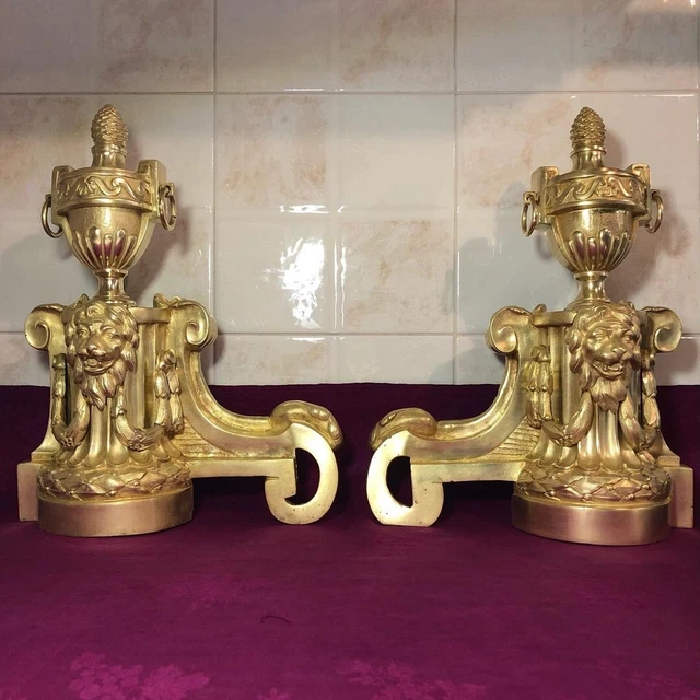 Paire de chenets style Louis XV Paire de chenets style Louis XV