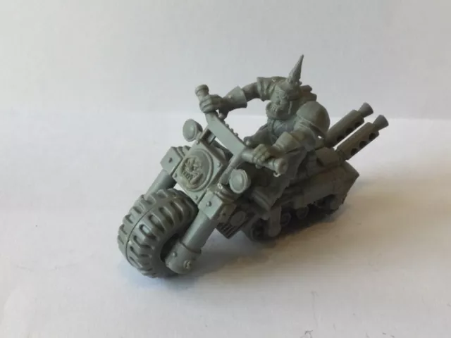 GAmes Workshop warhammer 40k orc on motorbike 28mm vintage