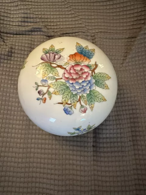 Herend Porcelain Handpainted Queen Victoria Bonboniere 6031/Vbo