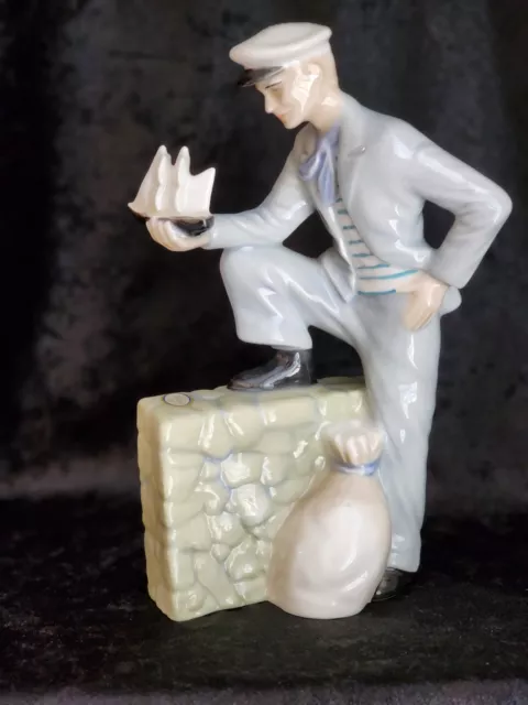 Royal Doulton Figurine " Travellers Tale " Hn 3185