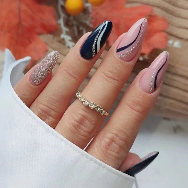 Nails Finte Nials Pressa su Unghie Ondulate False Unghie Lunghe Mandorle Glitter Francese