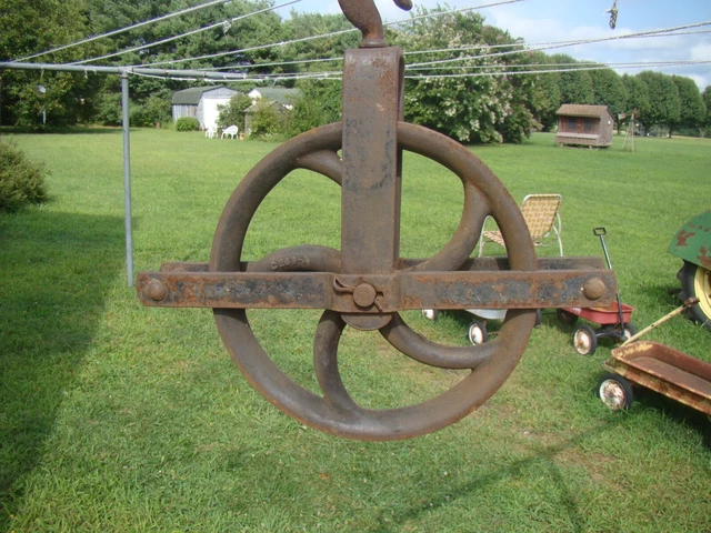 Vintage CAST IRON  PULLEY HOOK and WHEEL FARM WELL BARN INDUSTRIAL STEAMPUNK 10"