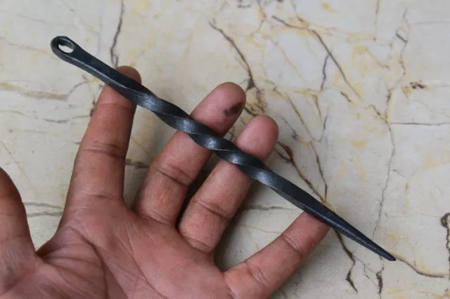 Vtg blacksmith hand forged iron twisted spike fid spiral sailing boating tool
