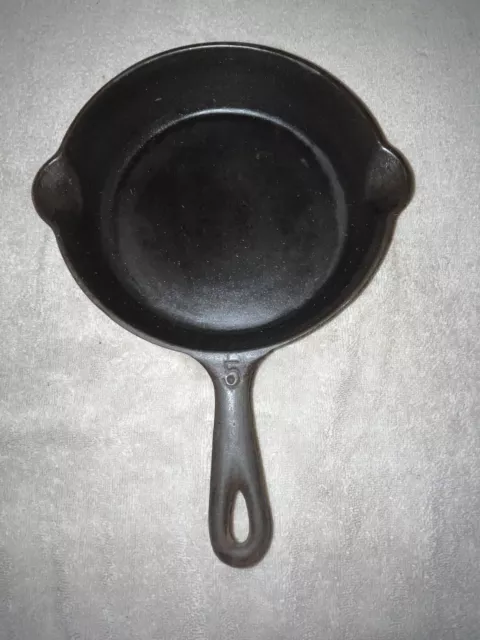 https://www.picclickimg.com/nuAAAOSwNSxkf9j4/Vintage-Cast-Iron-No-5-Frying-Pan.webp