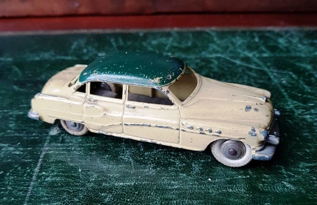 HERPA, SIMCA 1301 spécial cuivre métallisé noir, échelle 1/87, HER430746-002