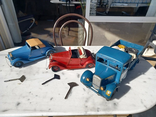 Jouet ancien Plâtre et farine CIJ - JRD Renault charbonnier