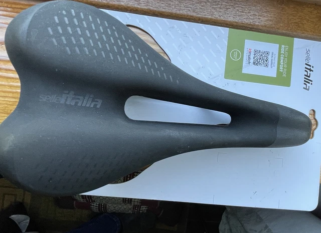 Selle Italia ST 3 Gel Flow Seat - FEC - Racing
