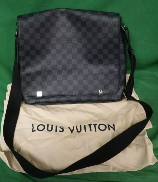 LOUIS VUITTON Shoulder Bag N41029 District MM Damier Grafitto