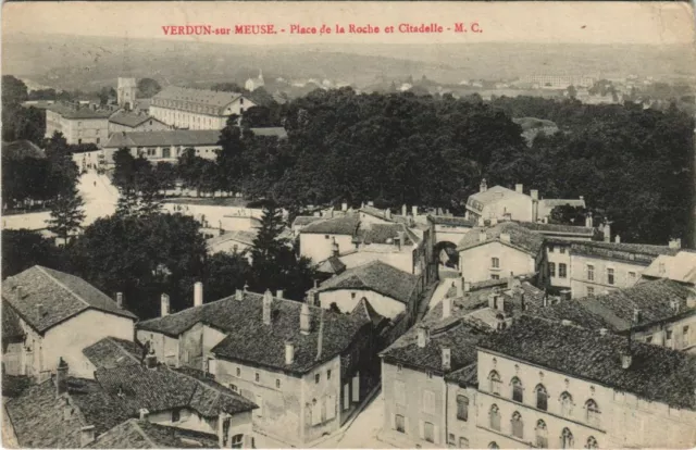 CPA VERDUN-sur-MEUSE Place de la Roche et Citadelle (152508)
