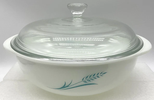 Vintage PYREX 023 Promotional White & Blue Wheat 1.5 Qt. Casserole Dish with Lid