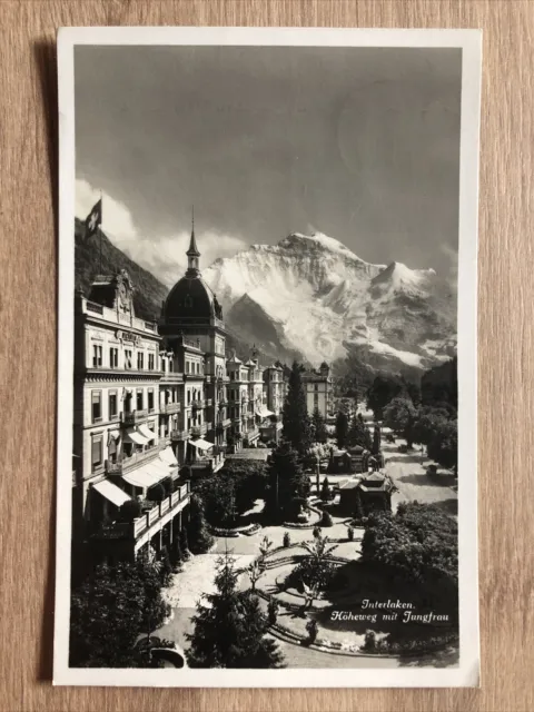 Interlaken - Höheweg mit Jungfrau • Ansichtskarte 1930 gelaufen