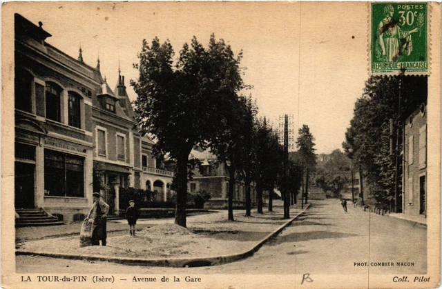 Carte Postale Ancienne LA TOUR DU PIN – La Gare – Isère (38) – Noir Et Blanc 1900