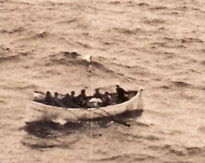 Bateau SS Berengaria Boat Rescuing Injured Man sauvetage bl�ss� old Photo 1929 3