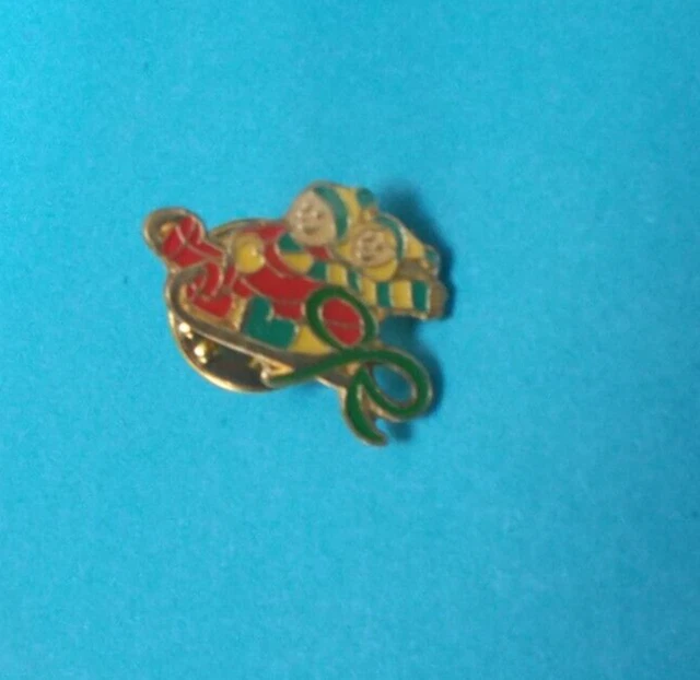 CHRISTMAS CHARITY CANCER with Green Ribbon badge pin Promotional 1990's