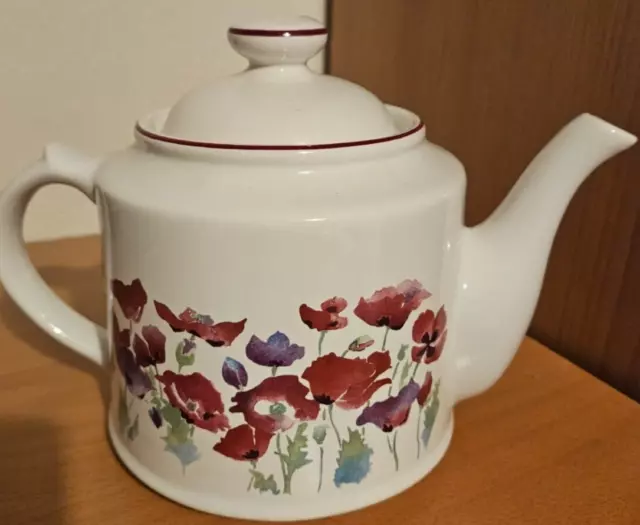 Wade large tea pot poppies design