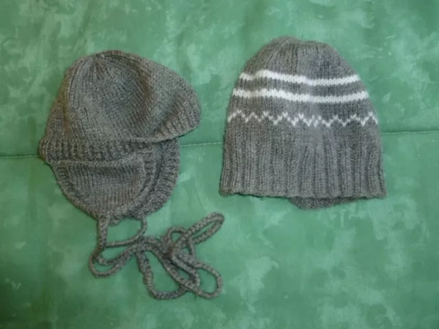 Lot De 2 Bonnets Bebe 3/6mois Fait Main Comme Neuf