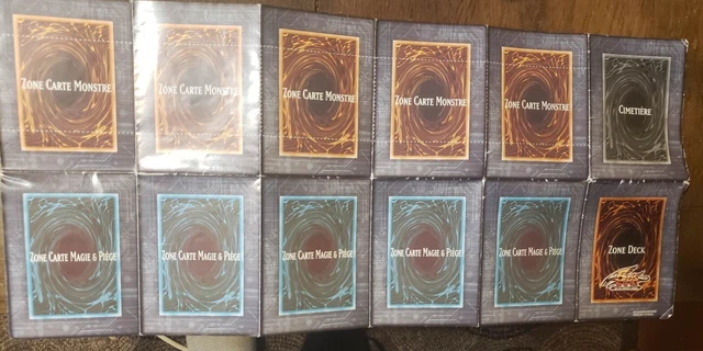 Yu-Gi-Oh! Tapis De Jeu - Kaito Et Yuma + Tube De Rangement En Métal Yu-Gi-Oh! Tapis De Jeu - Kaito Et Yuma + Tube De Rangement En Métal