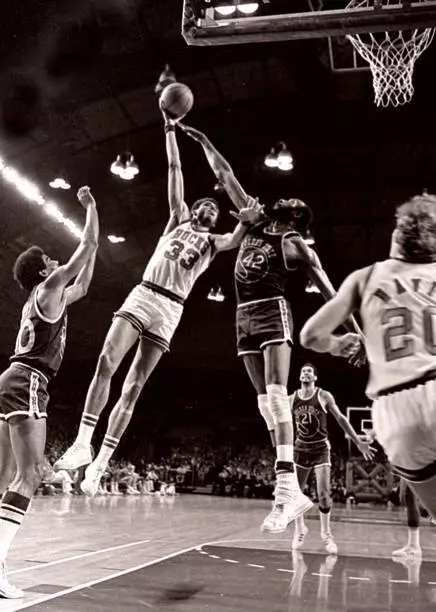 Kareem Abdul Jabbar Of The Milwaukee Bucks 1970s Old Basketball Photo 7
