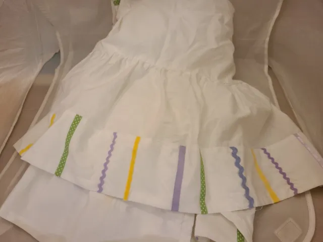 Falda de cama de algodón clásica blanca de colección Pottery Barn para niños con cinta y Rick-Rack