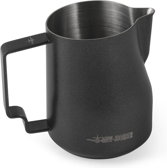MHW-3BOMBER Brocca schiumalatte 450 ml/16 oz tazza di montalatte espresso a vapore brocca in acciaio inox per latte tazza barista latte art beccuccio rotondo brocca per latte P6001S-OS