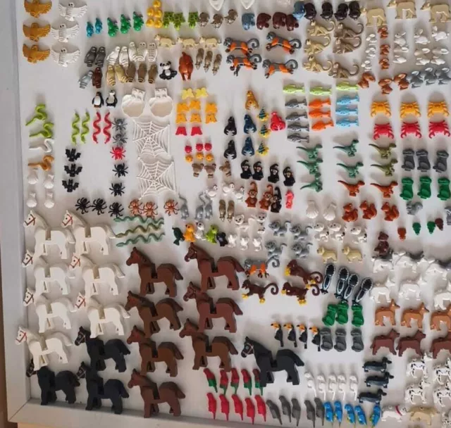 Heaps of Genuine Lego Animals inc Horses, fish, bears, crocodiles, cats, dogs ++