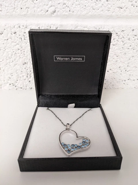 Warren james clearance gold lockets